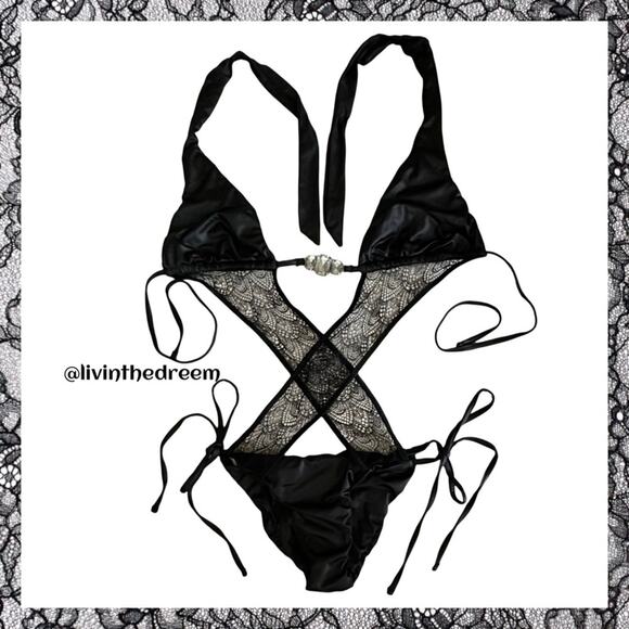 Beach Bunny Unforgettable One Piece Monokini Size Medium NWOT $299 - Picture 11 of 15